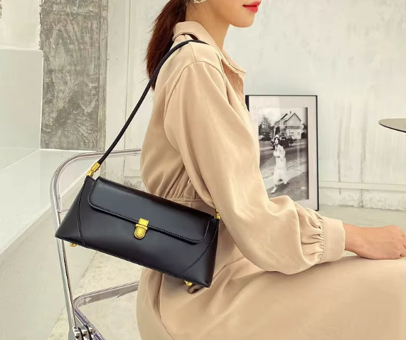 Mara Classic Shoulder Bag