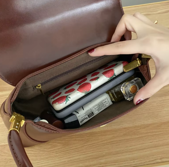 Mara Classic Shoulder Bag