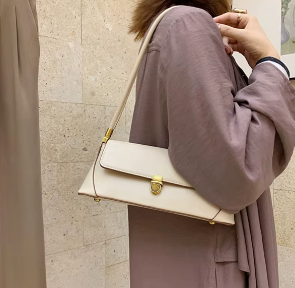 Mara Classic Shoulder Bag